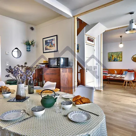 Casa de Férias Localise - M37 - Maison De A Deux Pas Du Centre Et Des Plages - Wifi Inclus - Draps Inclus - Animaux Bienvenus - Exterieur Clos - Parking Privatif Guilvinec